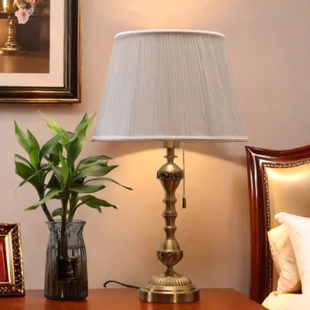 ĐBCĐ053 Đèn bàn cổ điển