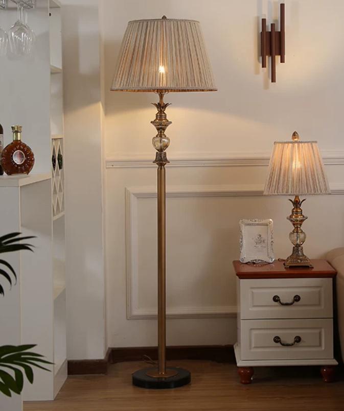 ĐS058 Đèn Sàn Cổ Điển Đế Đá Chao Vải (3).jpg